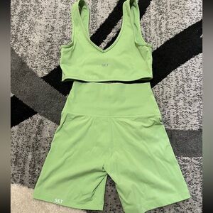 Set active green spandex set!